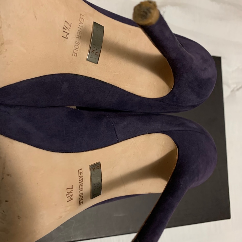 Shoes - Picture 5 of 16